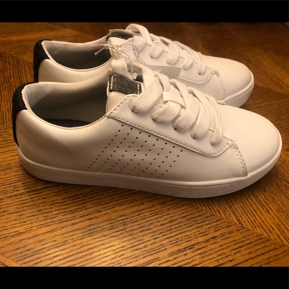 Art Class Other - NWT Art Class low top sneakers